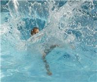 فيديو| أطفالنا في حمامات السباحة.. «فساد تحت الماء»