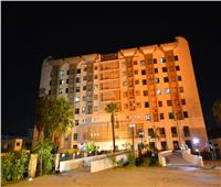 جامعة عين شمس تضيء باللون البرتقالي احتفالاً بيوم سلامة المريض