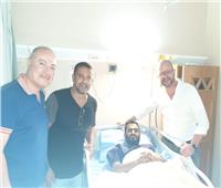 صور| إسلام رشدي يجري جراحة الصليبي على يد فايلر