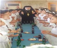الأنبا باسليوس يترأس قداس المناولة الاحتفالية في سوهاج