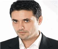 أحمد عز.. يقع في فخ الماضي والحاضر ويسأل جمهوره «فرق كام سنة» 