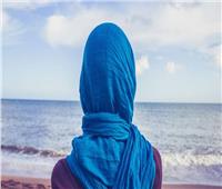 ما حكم إظهار جزء من الشعر أثناء ارتداء الحجاب؟.. «الإفتاء» تجيب