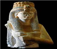 «المتحف المصري بالتحرير» يودع تمثال الملكة «ميريت آمون» بعرض خاص