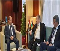 نصار يبحث مع وزير الاقتصاد الفلسطيني تعزيز العلاقات بين البلدين