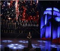 صور| إيمان عبد الغني تغني لشادية وليلي مراد باحتفالية الأوبرا