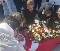 بالصور| وصول جثمان المخرج شوقي الماجري إلى تونس