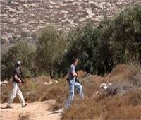 مستوطنون يهاجمون المزارعين الفلسطينيين جنوب نابلس