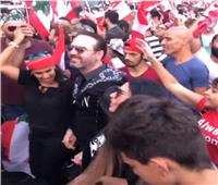 شاهد| وائل جسار يشارك في احتجاجات لبنان برقصة دبكة