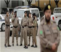 شرطة الرياض تلقي القبض على عربيين يسخران من الزي السعودي