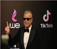 فيديو و صور| شريف منير يثير الجدل بنضاره سوداء في افتتاح مهرجان القاهرة السينمائي 