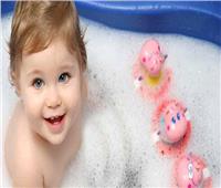 نصائح «مهمة» حول استحمام طفلك في الشتاء.. تعرفي عليها