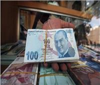 العملة التركية تفقد نحو 30% من قيمتها أمام الدولار