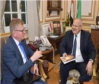 رئيس جامعة القاهرة يستقبل سفير الاتحاد الأوروبي بالقاهرة لبحث التعاون