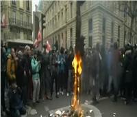 شاهد| محتجون يشعلون فرنسا بإضراب عام ضد إصلاحات ماكرون 