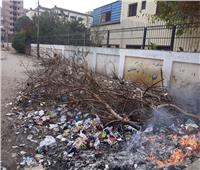 رغم كارثة السلام.. إحراق القمامة بجوار مدرسة ابتدائية في الإسماعيلية