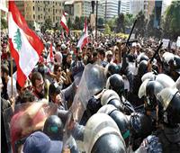 توتر وتدافع بين المتظاهرين والقوى الأمنية بوسط العاصمة اللبنانية بيروت