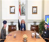 عاجل| الرئيس السيسي يلتقي وزير الدفاع وقائد القوات البحرية