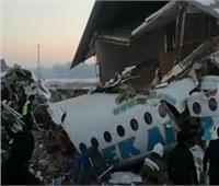 مقتل وإصابة 49 شخصا في تحطم طائرة ركاب كازاخستانية
