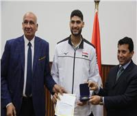 وزير الرياضة يُكرم منتخب ناشئي الكرة الطائرة