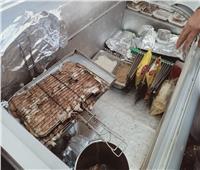 ضبط  كميات من اللحوم مجهولة المصدر ورفع إشغالات المحلات بحي غرب أسيوط  