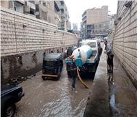 رئيس مدينة المحلة يتابع عملية شفط مياه الأمطار