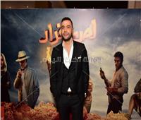 محمد عادل إمام يصل العرض الخاص لفيلمه "لص بغداد"