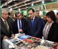 صور| رئيس الوزراء يتفقد جناح «أخبار اليوم» بمعرض الكتاب.. ويشيد بإصدارات المؤسسة