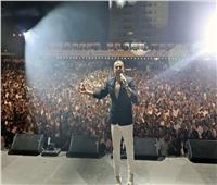 صور| عمرو دياب يشعل ليل دبي في أضخم حفل جماهيري بميديا سيتي 