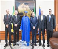 وزير قطاع الأعمال يلتقي الرئيس الجابوني لبحث تعزيز التعاون المشترك