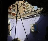 صور| انهيار جزئي لعقار في الإسكندرية.. وقرار عاجل من الحي