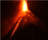 فيديو| رصد جسم غامض فوق بركان في المكسيك لحظة ثورته