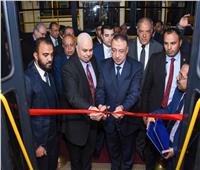 محافظ الإسكندرية يدشن 4 عربات ترام حديثة لبدء تشغيلها وتحسين الخدمة