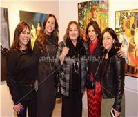 صور| منى رجب تفتتح معرض فن التنوع لـ9 فنانات مصريات