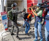 انتهاك جديد.. الاحتلال يعتدي على طاقم تلفزيون فلسطين في دير نظام