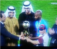 فيديو| شيكابالا يصطحب الطفل «سعد محمد» لاستلام كأس السوبر المصري