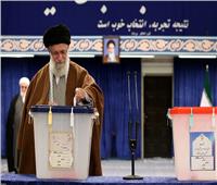 صور| خامنئي يدلي بصوته..ويؤكد: الانتخابات البرلمانية الإيرانية «واجب ديني»