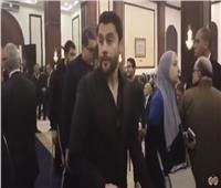 بالفيديو| نجوم المنتخب يقدمون العزاء لأسرة مبارك