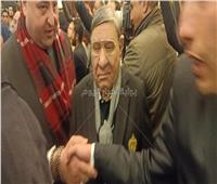 مفيد فوزي يقدم واجب العزاء في وفاة «مبارك»