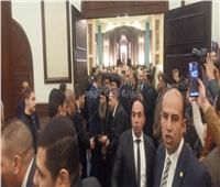 وصول وفد من الكنيسة المصرية للعزاء في وفاة «مبارك».. فيديو 