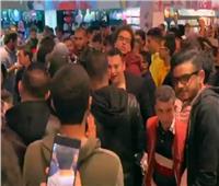 فيديو| جمهور عمرو دياب يحتفل بصدور ألبوم «سهران» في فيرجن ميجا ستور