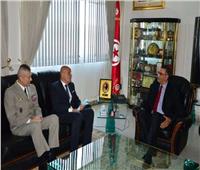وزير الدفاع التونسي يبحث زيادة التعاون مع مسؤول عسكري فرنسي