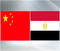 وصول 3 مصريين إلي أبوظبي بعد إجلائهم من مقاطعة خوباي الصينية