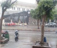  أمطار غزيرة تملأ شوارع المنيا وبرق ورعد وتوقف الحركة المرورية