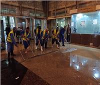 جنود مجهولة| عمال «الخدمات المتكاملة» يرفعون مياه الأمطار من محطات القطارات