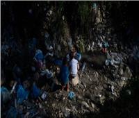 وفاة طفلة في حريق بمخيم للمهاجرين في اليونان