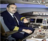 وزير الطيران يقود رحلة خاصة لإعادة مصريين من بريطانيا