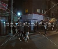 فيديو وصور| قوات الأمن تغلق محلات بولاق الدكرور المخالفة لقرار رئيس الوزراء