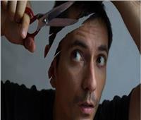 الفرق بين تقنية «الشريحة» و«الاقتطاف» في عملية زراعة الشعر 