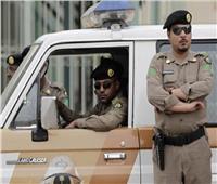 القبض على شخصين انتحلا صفة رجال الأمن لسلب ممتلكات المارة بالسعودية