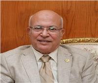 رئيس جامعة المنوفية يهنىء الحفناوى لتعيينه رئيسا لجامعة السلام